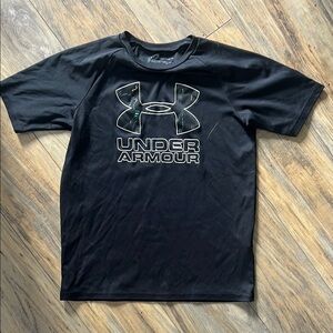 Under Armour Black Short Sleeve Athletic Tee